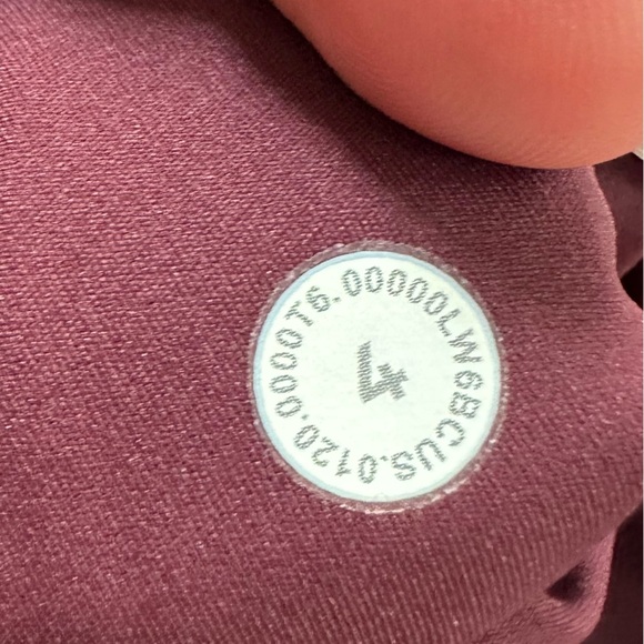 Lululemon Womens 4 Garnet Red Fast n Free Running Athletic Crops 19” - Picture 4 of 6